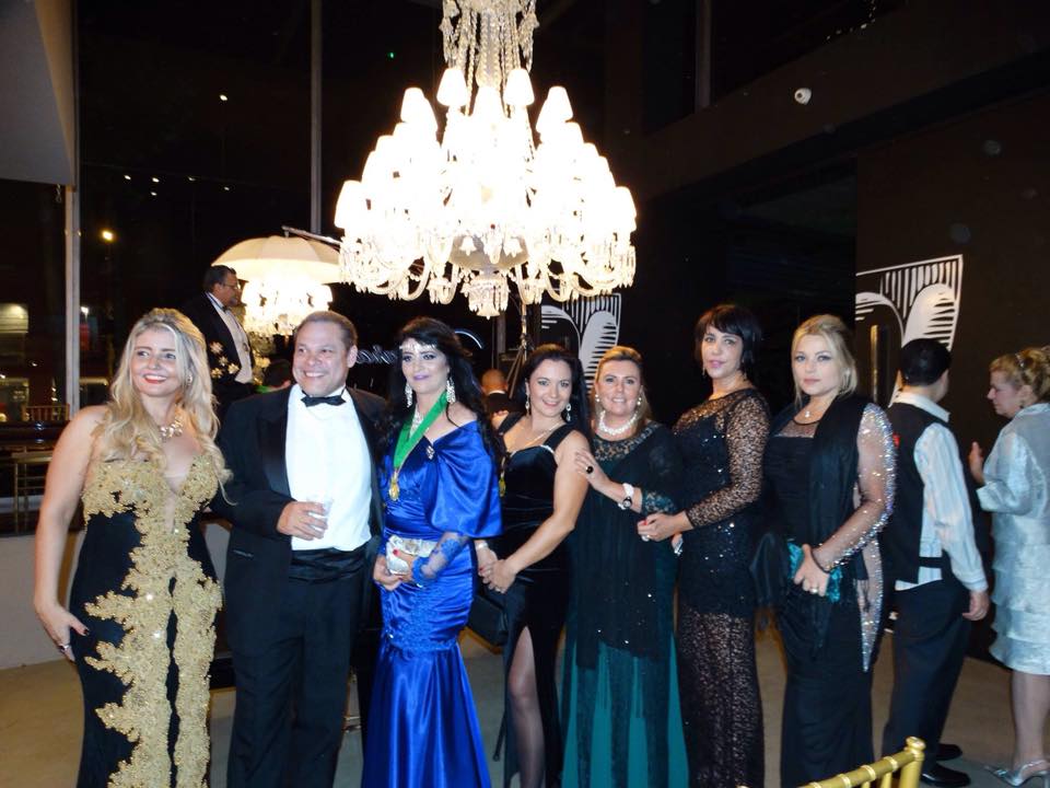 Baronesa Bocci e Ruth Villela de Andrade são condecoradas em noite de gala na Maison Baccarat